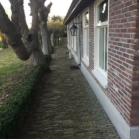 Idylle Aan Zee Incl 2 Wellnessstudios Bed & Breakfast 4*