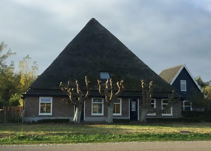 Idylle Aan Zee Incl 2 Wellnessstudios Bed & Breakfast 4*