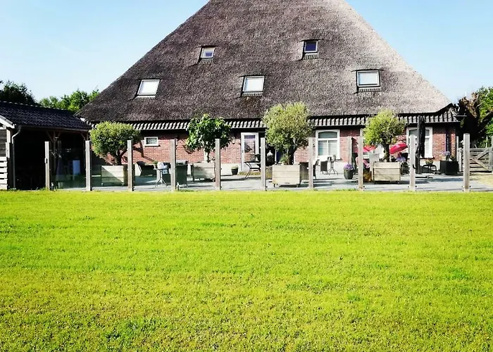 Idylle Aan Zee Incl 2 Wellnessstudios Bed & Breakfast 4*