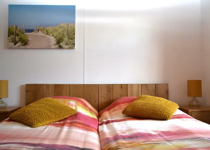 Idylle Aan Zee Incl 2 Wellnessstudios Bed & Breakfast 4*