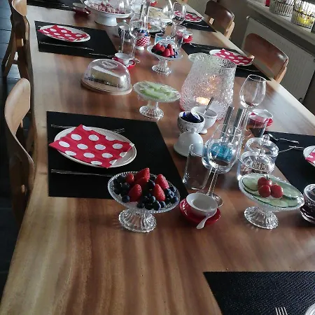 Idylle Aan Zee Incl 2 Wellnessstudios Bed and breakfast Sint Maartensvlotbrug