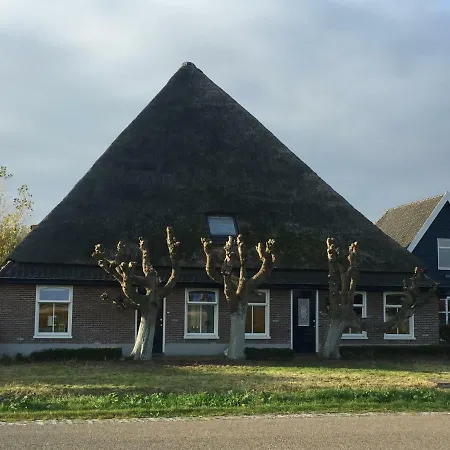 Idylle Aan Zee Incl 2 Wellnessstudios Bed & Breakfast 4*